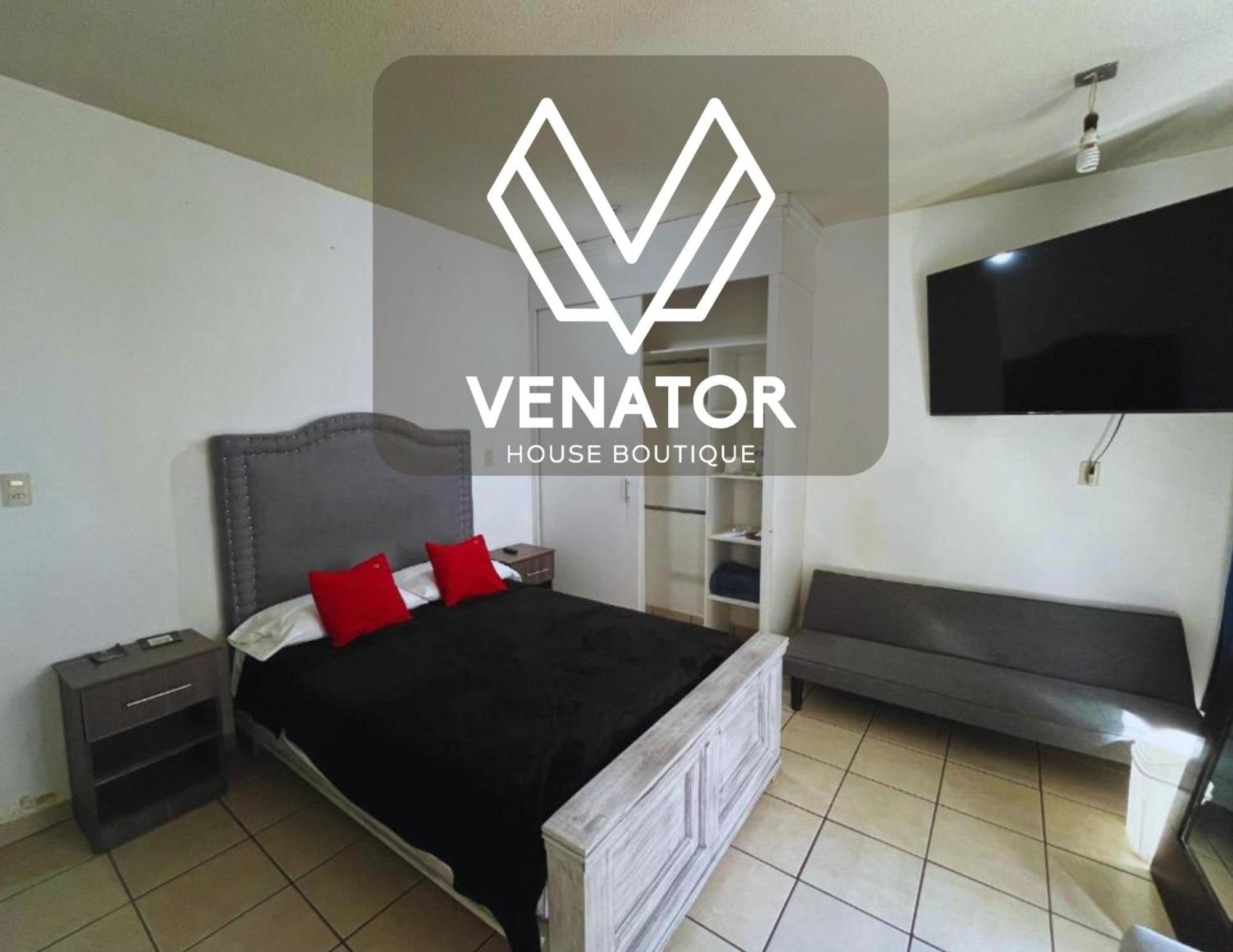 10 Venator House Boutique Aparthotel Leon Exterior photo